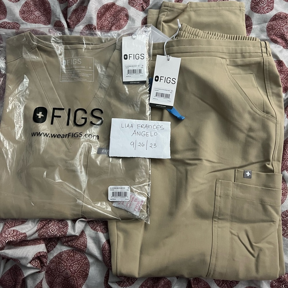 Figs scrubs for women in Medium